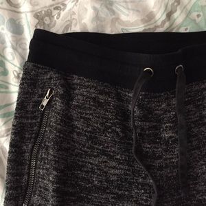 FOREVER 21 CHARCOAL JOGGER SWEATPANTS
